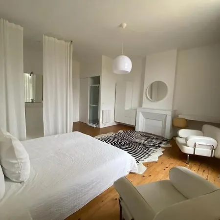 Chateau Bernon 15 Personnes - Piscine Et Villa Queyrac